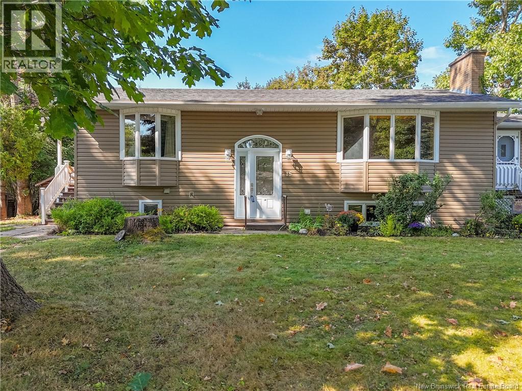 15 Coronation Court, Fredericton, New Brunswick E3A 4K3 - Photo 3 - NB126731