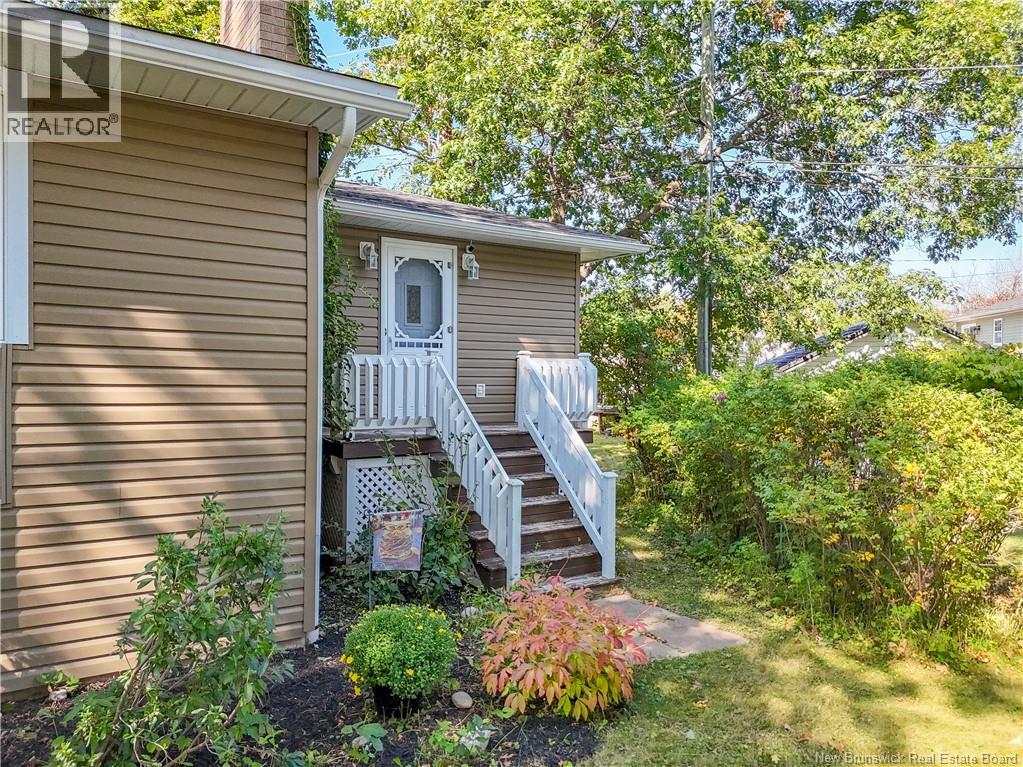 15 Coronation Court, Fredericton, New Brunswick E3A 4K3 - Photo 4 - NB126731