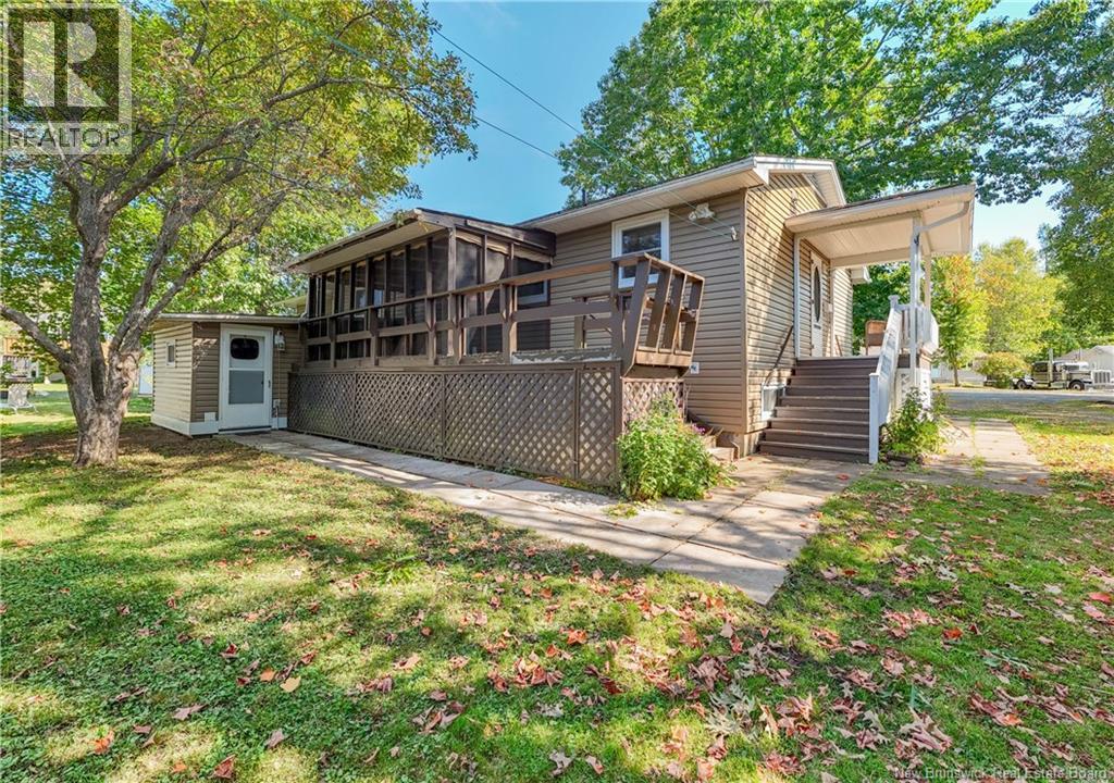 15 Coronation Court, Fredericton, New Brunswick E3A 4K3 - Photo 5 - NB126731