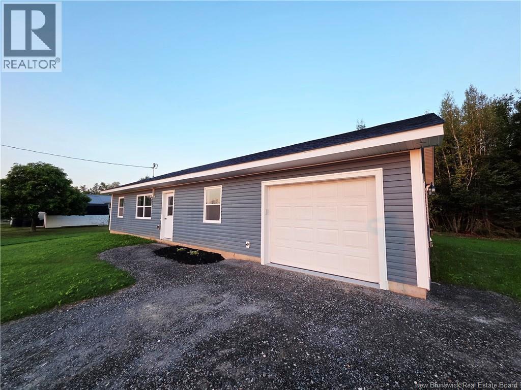 8 Fawcett Avenue, Petitcodiac, New Brunswick  E4Z 4H4 - Photo 4 - NB126877