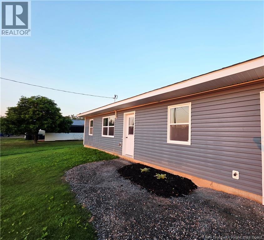 8 Fawcett Avenue, Petitcodiac, New Brunswick  E4Z 4H4 - Photo 5 - NB126877