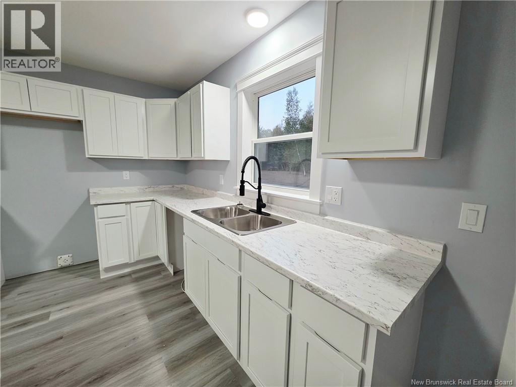 8 Fawcett Avenue, Petitcodiac, New Brunswick  E4Z 4H4 - Photo 7 - NB126877