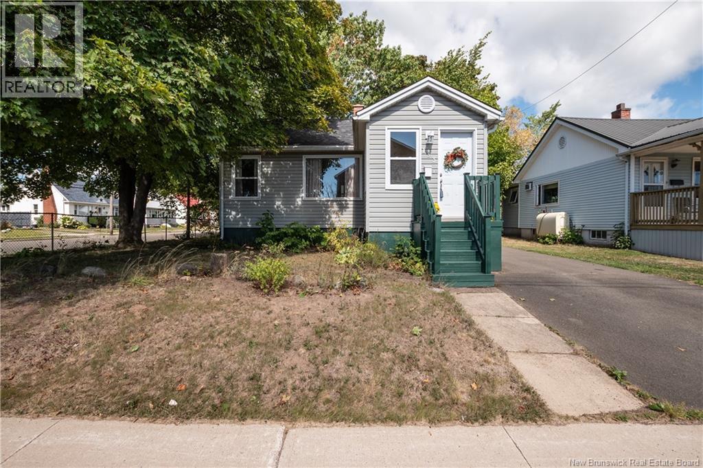 133 Sherrard Avenue, Moncton, New Brunswick  E1C 3K4 - Photo 1 - NB126435