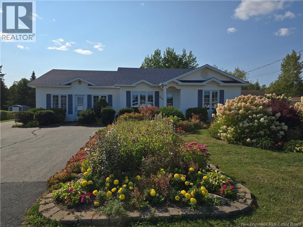 644 Principale, Beresford, New Brunswick  E8K 2B5 - Photo 1 - NB126819