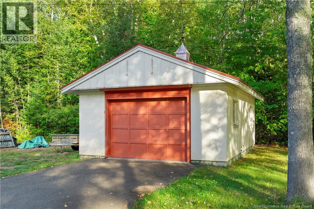 2470 Sunset Drive, Bathurst, New Brunswick  E2A 7K8 - Photo 45 - NB127003