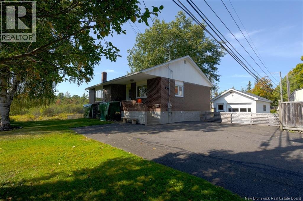 325-1/2 Canada, Fredericton, New Brunswick  E3A 4A3 - Photo 3 - NB126907