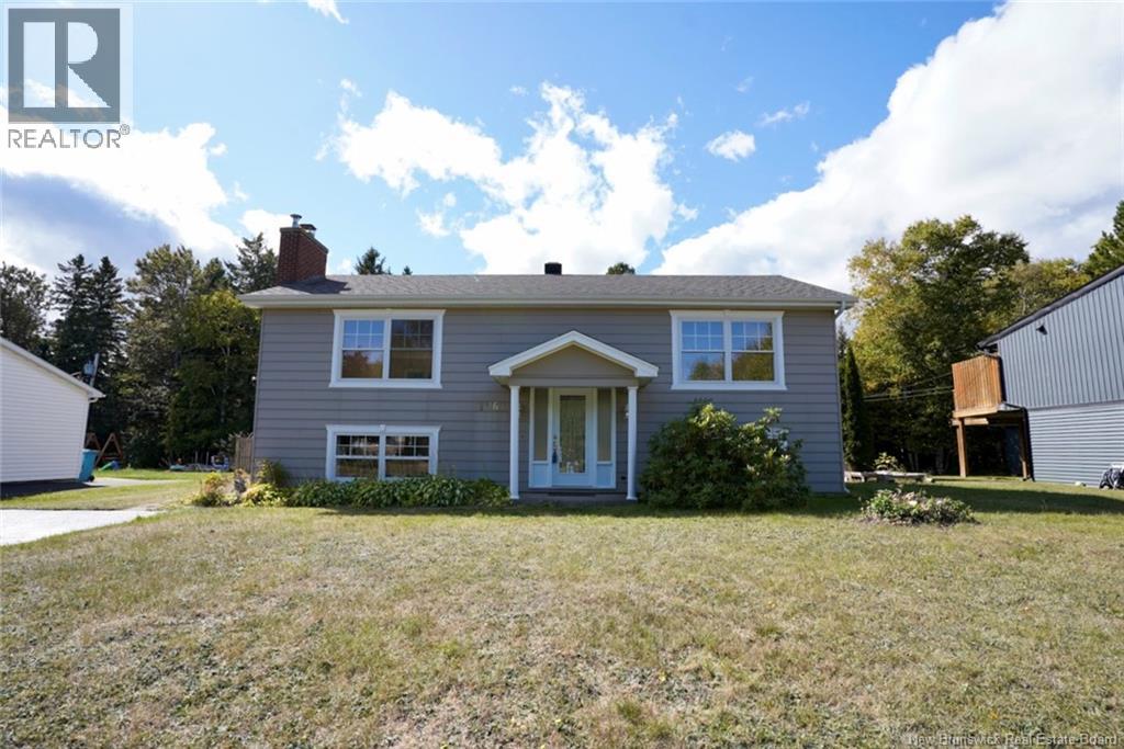 1961 Craig Avenue, Bathurst, New Brunswick  E2A 4Y1 - Photo 2 - NB126914