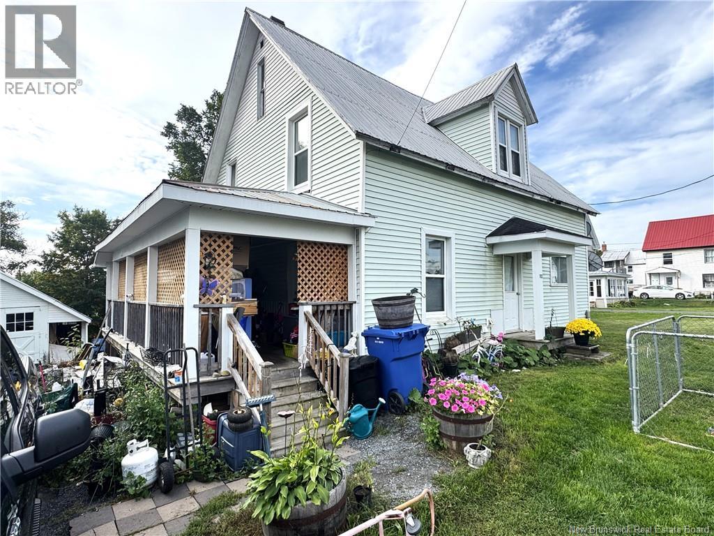 113 Saint John Street, Woodstock, New Brunswick  E7M 2T8 - Photo 2 - NB127079
