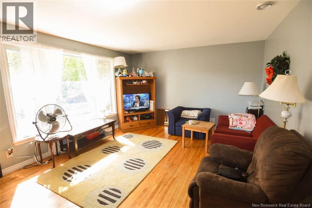 227 Leeds Drive, Fredericton, New Brunswick  E3B 4S7 - Photo 4 - NB127115