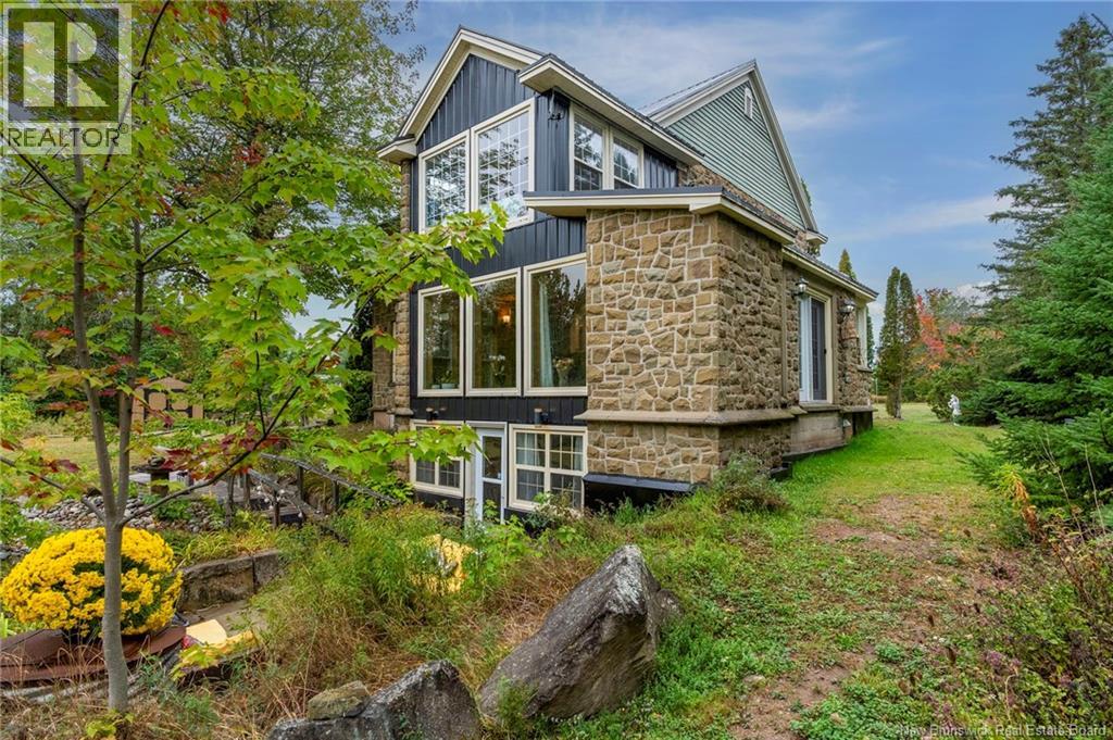 498 Chartersville Road, Dieppe, New Brunswick  E1A 1K6 - Photo 3 - NB127018