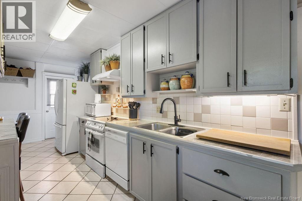 215 Regent Street, Miramichi, New Brunswick  E1V 2M9 - Photo 11 - NB127203