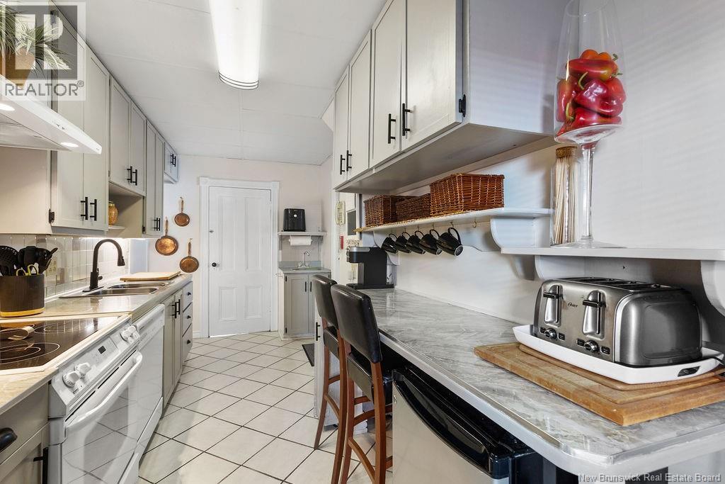 215 Regent Street, Miramichi, New Brunswick  E1V 2M9 - Photo 12 - NB127203