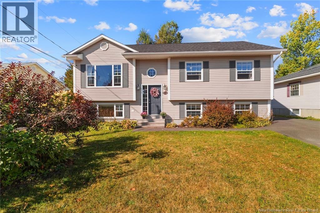 17 Attenborough Drive, Fredericton, New Brunswick