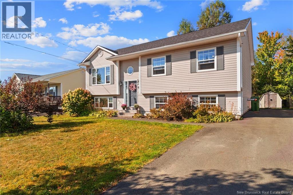 17 Attenborough Drive, Fredericton, New Brunswick  E3A 9R6 - Photo 2 - NB127116