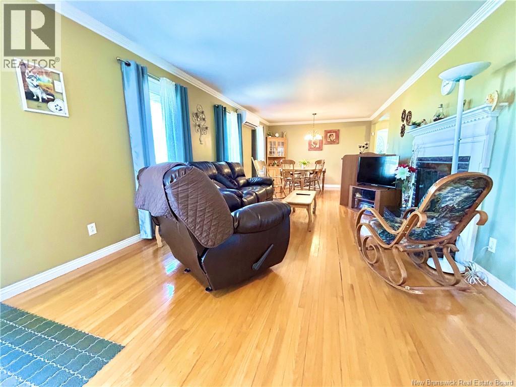 312 St-Pierre E Boulevard, Caraquet, New Brunswick  E1W 1B4 - Photo 13 - NB127339