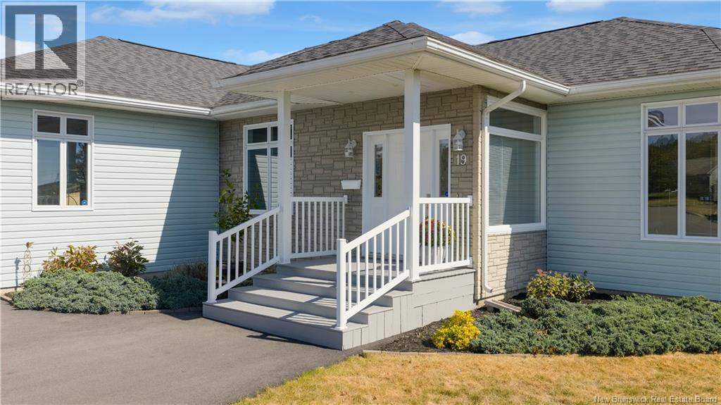19 Lakefield Court, Saint John, New Brunswick  E2J 5B3 - Photo 3 - NB126895