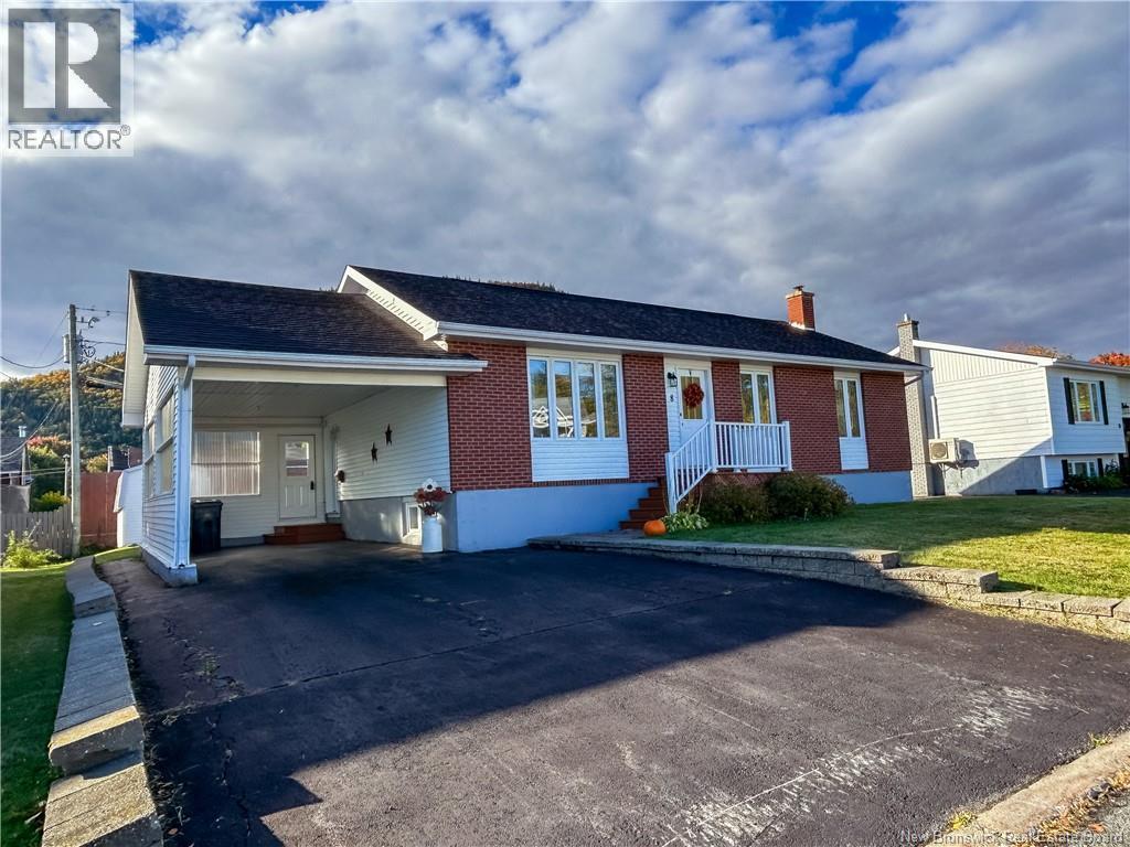 8 Ila Street, Campbellton, New Brunswick  E3N 3L6 - Photo 2 - NB127316