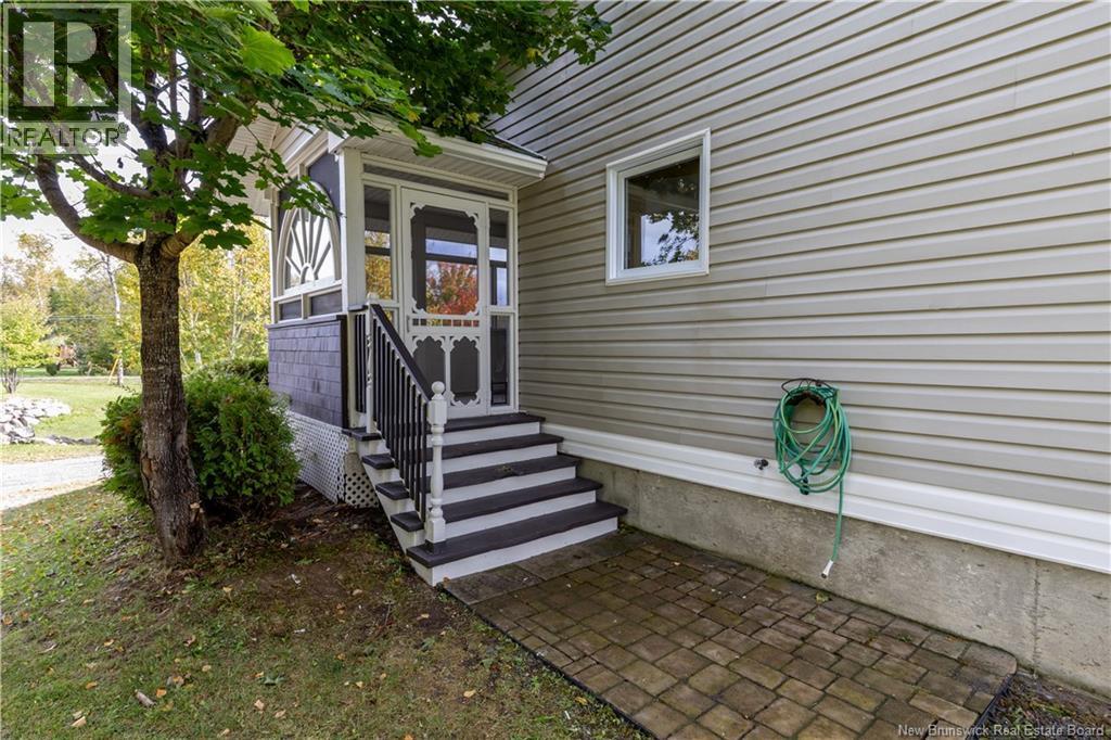 20 Caron Lane, Dsl De Drummond/dsl Of Drummond, New Brunswick  E7G 1K4 - Photo 3 - NB127275