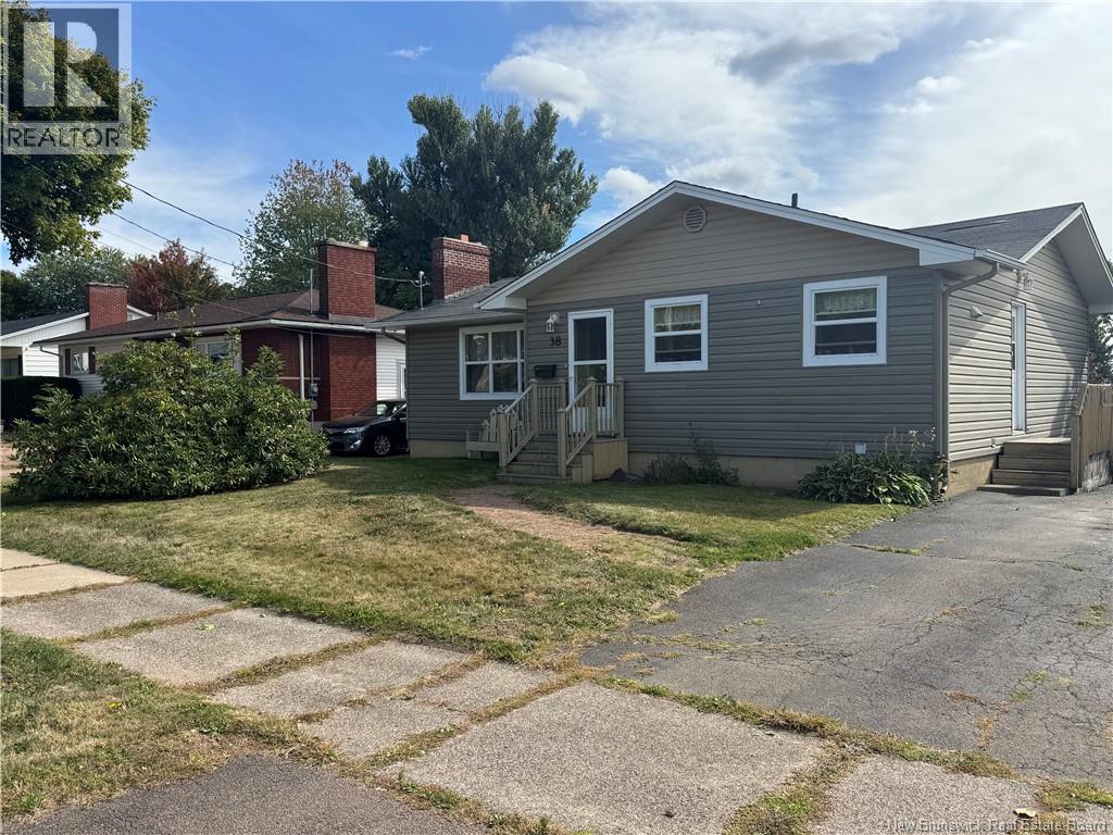 38 Vine Avenue, Moncton, New Brunswick E1E 1K1 - Photo 2 - NB127455