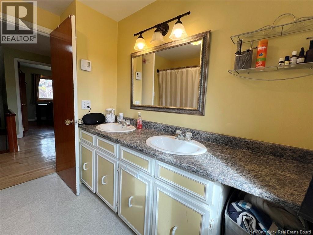 30 Hubert Street, Edmundston, New Brunswick  E3V 0B6 - Photo 35 - NB127424