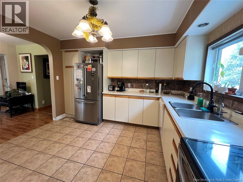 30 Hubert Street, Edmundston, New Brunswick  E3V 0B6 - Photo 5 - NB127424