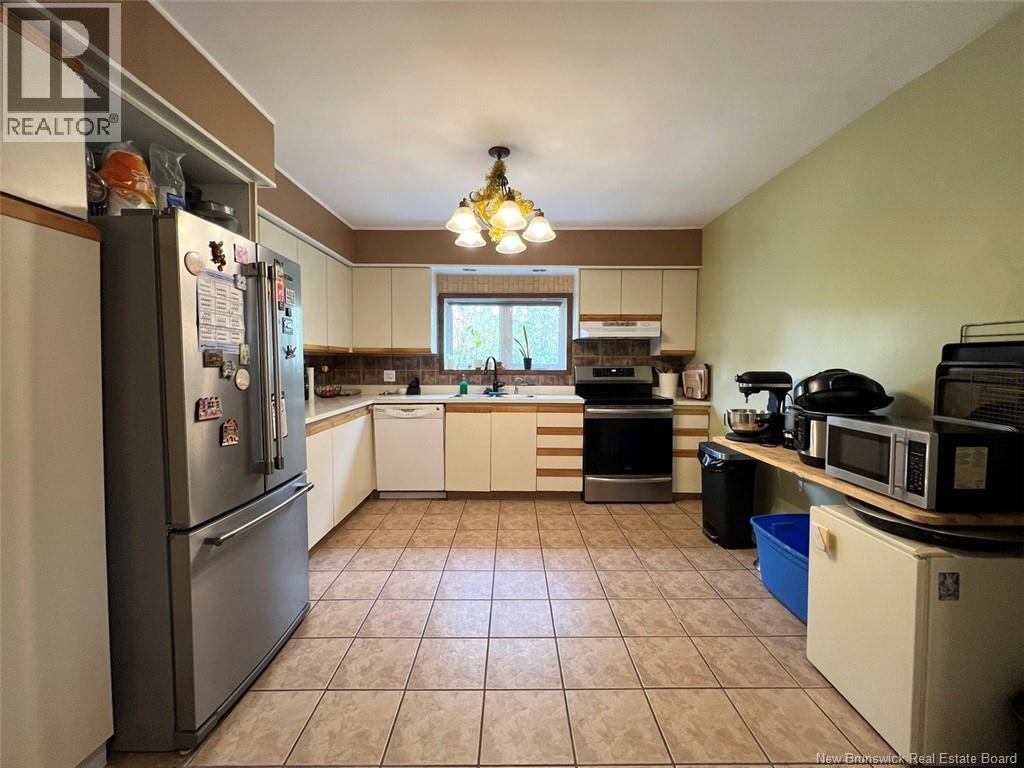 30 Hubert Street, Edmundston, New Brunswick  E3V 0B6 - Photo 6 - NB127424