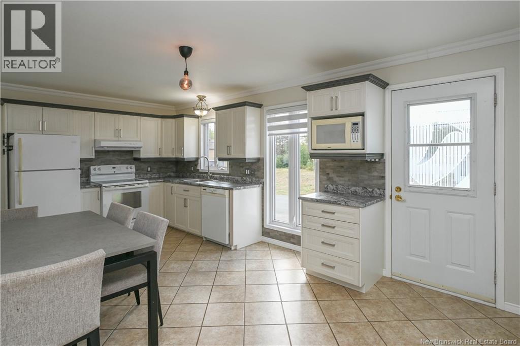 549 Rue Suzanne Street, Tracadie, New Brunswick  E1X 1B5 - Photo 4 - NB127558