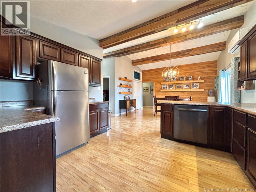 262 Jasmine, Beresford, New Brunswick  E8K 1M4 - Photo 11 - NB127500
