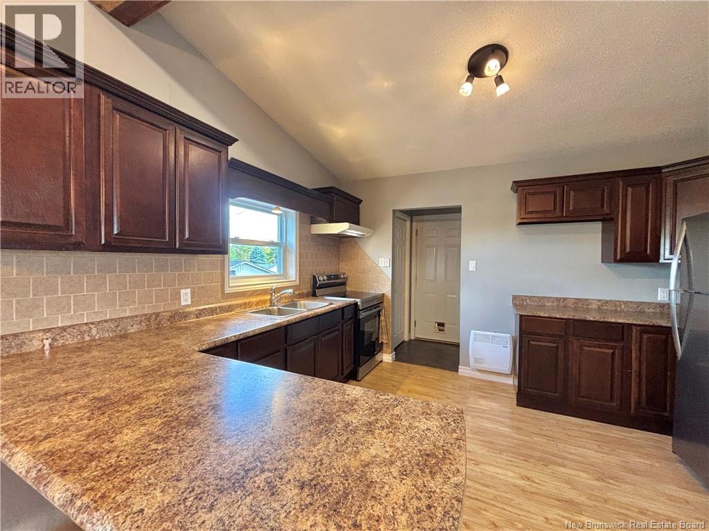 262 Jasmine, Beresford, New Brunswick  E8K 1M4 - Photo 14 - NB127500