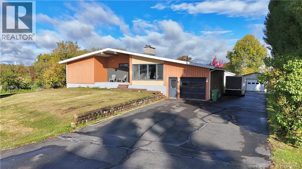 262 Jasmine, Beresford, New Brunswick  E8K 1M4 - Photo 2 - NB127500