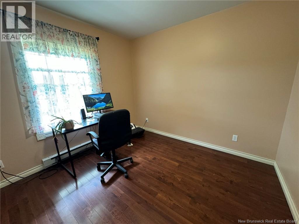 105 Bridge Street, Woodstock, New Brunswick  E7M 5Y7 - Photo 15 - NB127693