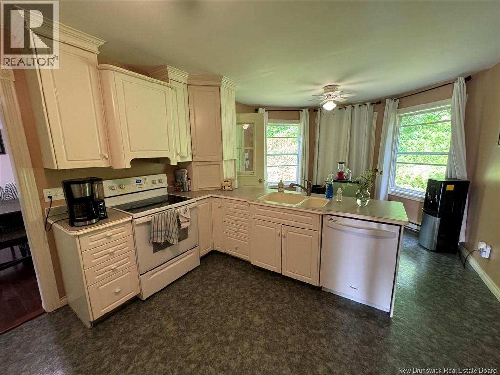 105 Bridge Street, Woodstock, New Brunswick  E7M 5Y7 - Photo 4 - NB127693