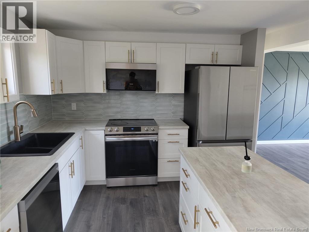 48 De L'eglise, Bouctouche, New Brunswick  E4S 2Z9 - Photo 4 - NB127570