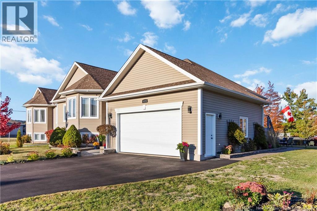 125 Oak Ridge Drive, Moncton, New Brunswick  E1G 4Z1 - Photo 2 - NB127771
