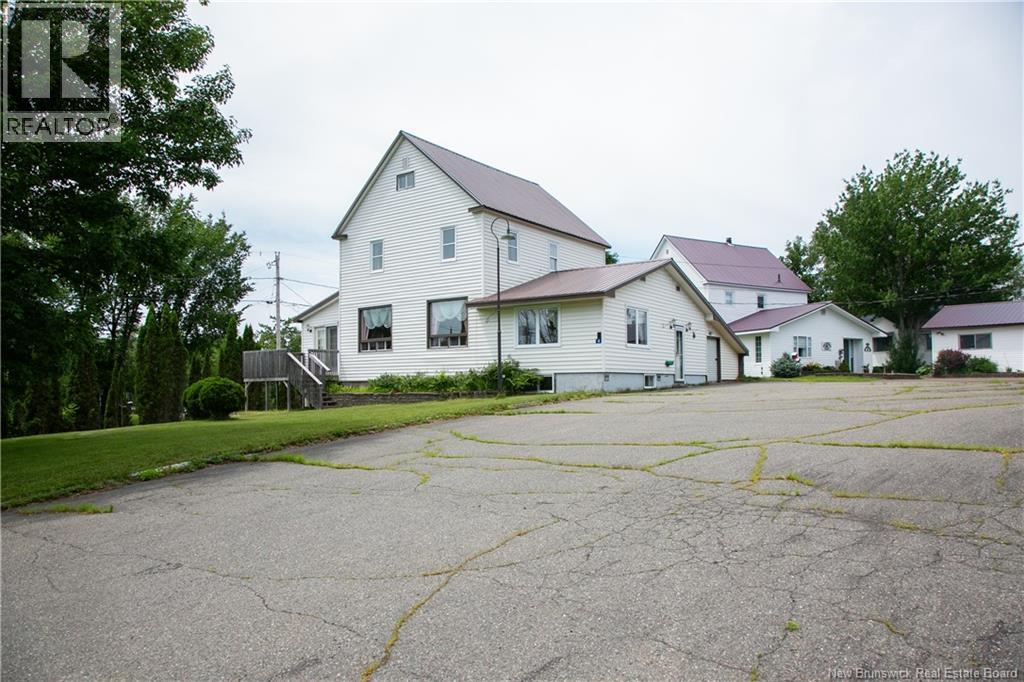 4 Cedar Street, Mcadam, New Brunswick  E6J 1V6 - Photo 1 - NB127932