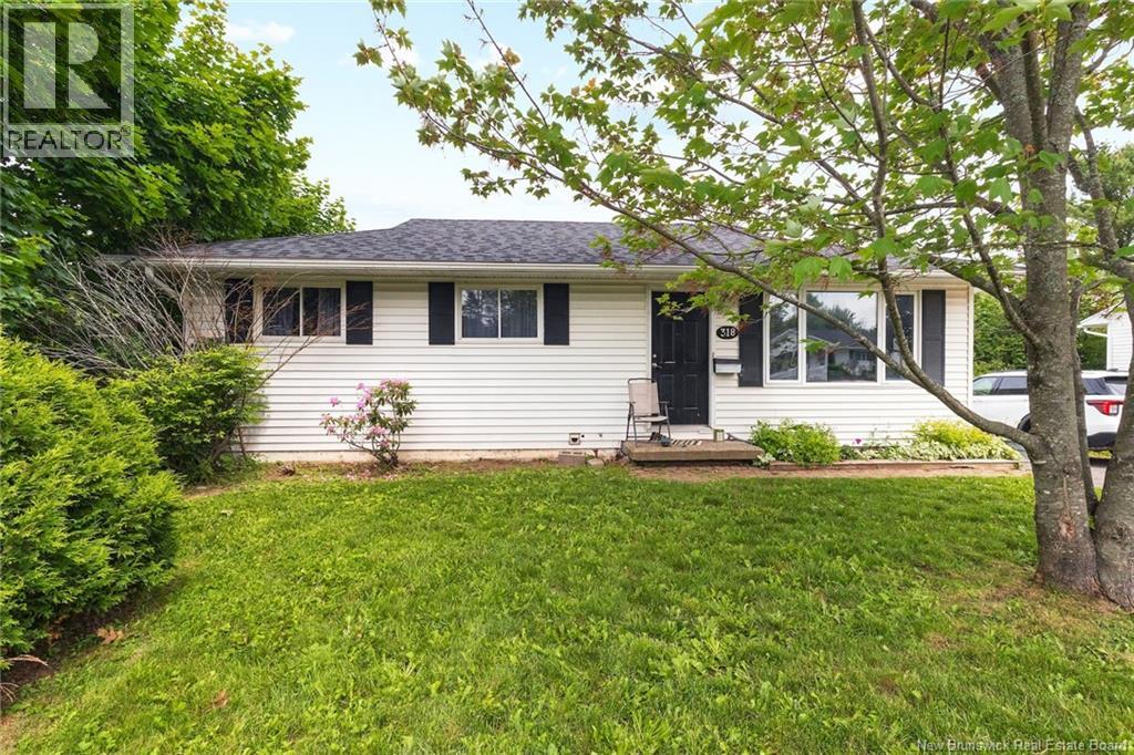318 Canterbury Drive, Fredericton, New Brunswick  E3B 4L9 - Photo 1 - NB127949