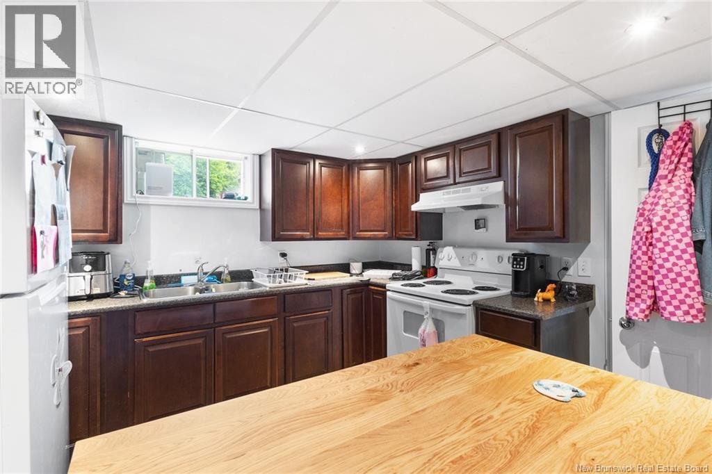 318 Canterbury Drive, Fredericton, New Brunswick  E3B 4L9 - Photo 13 - NB127949