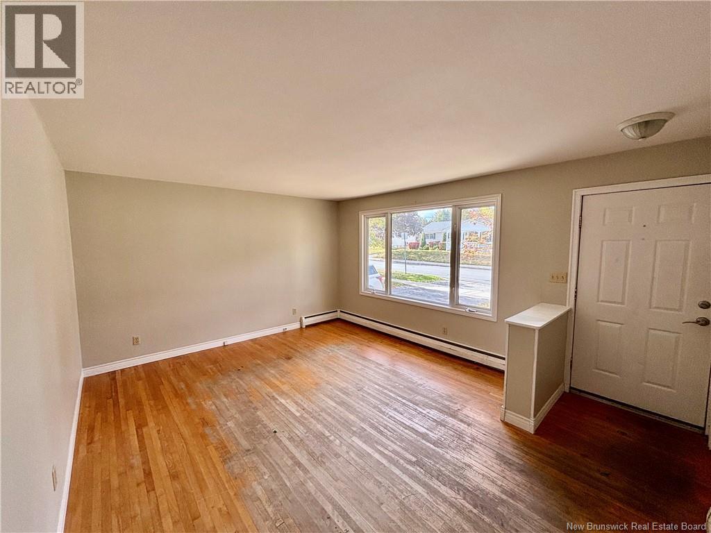 318 Canterbury Drive, Fredericton, New Brunswick  E3B 4L9 - Photo 3 - NB127949