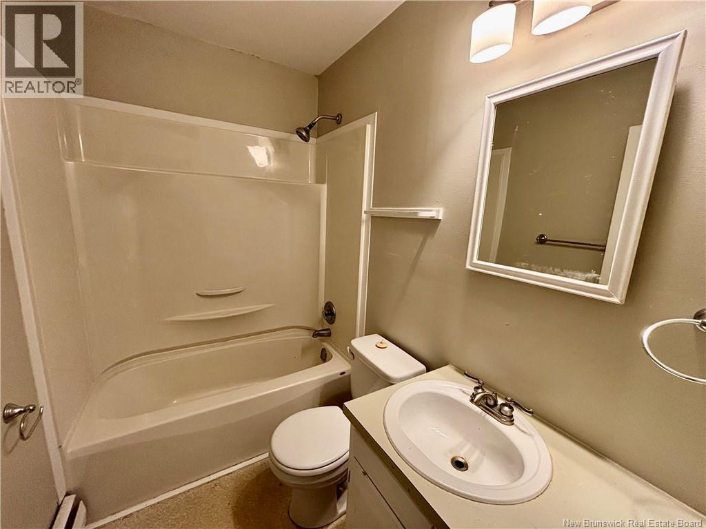 318 Canterbury Drive, Fredericton, New Brunswick  E3B 4L9 - Photo 8 - NB127949