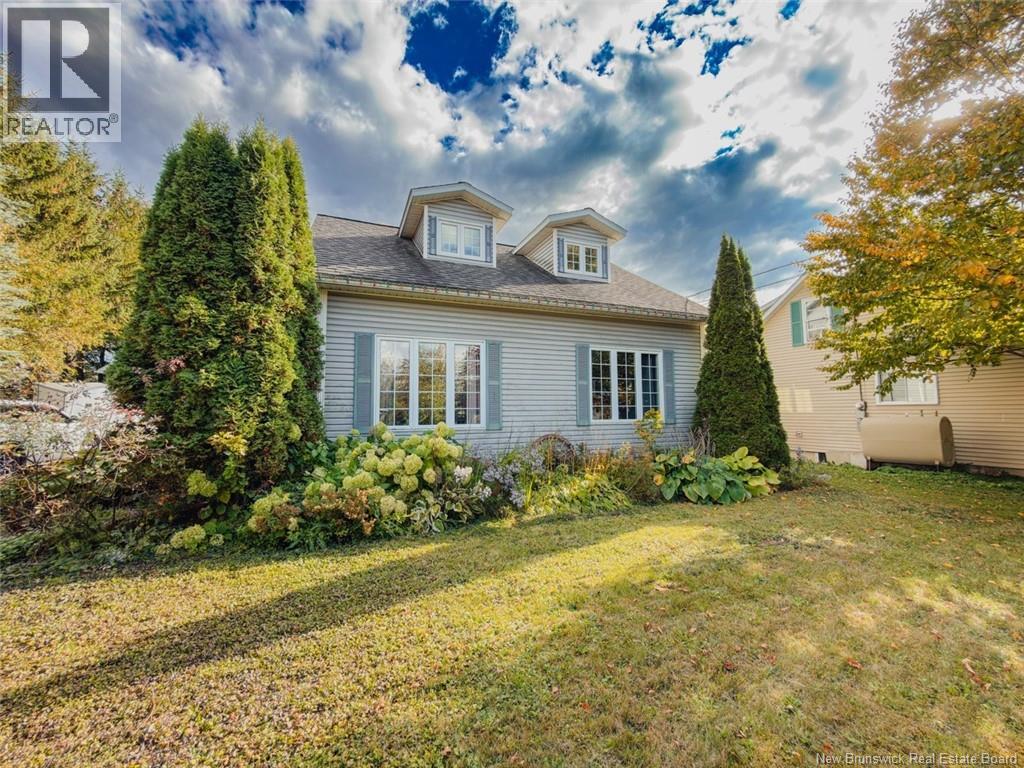 62 Hillcrest Avenue, Hartland, New Brunswick  E7P 1M7 - Photo 5 - NB127241