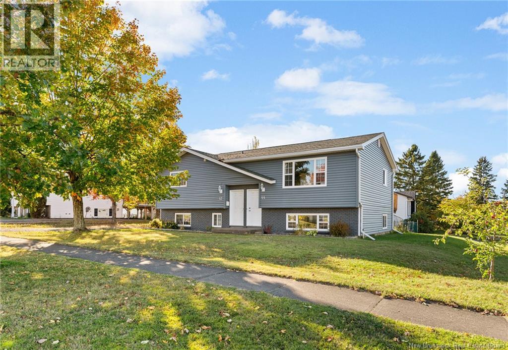 42-44 Meadowdale, Moncton, New Brunswick