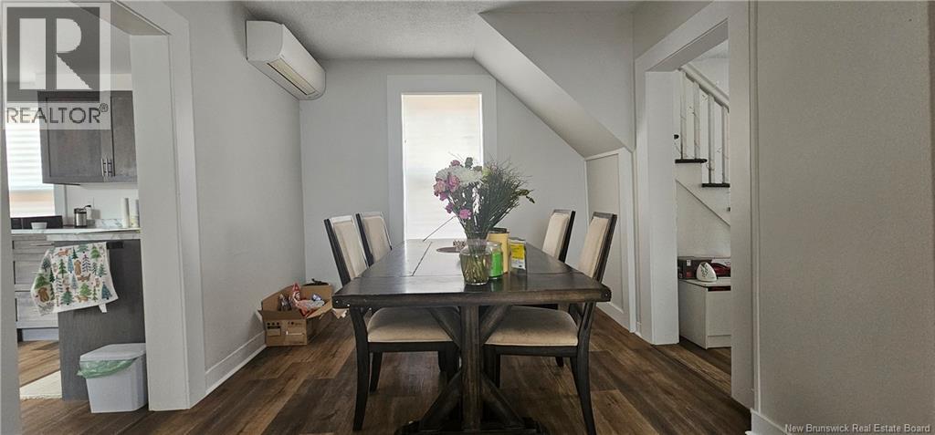 496 Robinson, Moncton, New Brunswick  E1C 5E6 - Photo 3 - NB127656