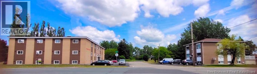 10 & 15 Lindsay Street, Bathurst, New Brunswick  E2A 7J7 - Photo 1 - NB128019