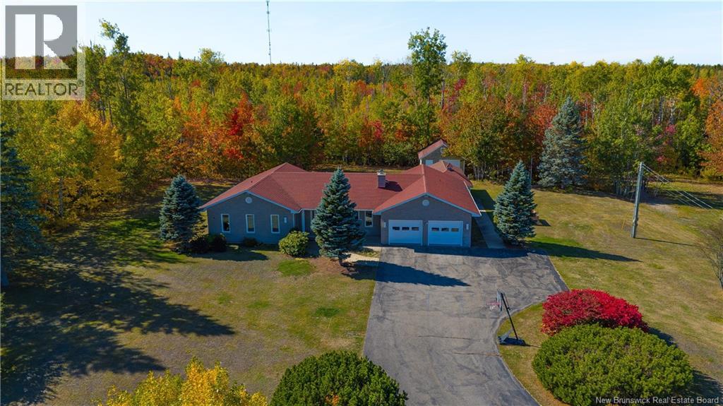 118 Rue Du Portage Street, Caraquet, New Brunswick  E1W 1A8 - Photo 2 - NB128048