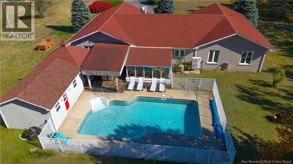 118 Rue Du Portage Street, Caraquet, New Brunswick  E1W 1A8 - Photo 3 - NB128048