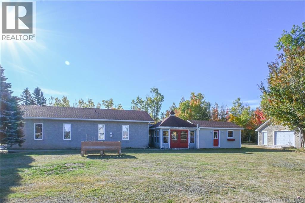 118 Rue Du Portage Street, Caraquet, New Brunswick  E1W 1A8 - Photo 4 - NB128048
