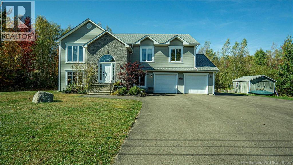 214 Garden Grove Street, Lincoln, New Brunswick