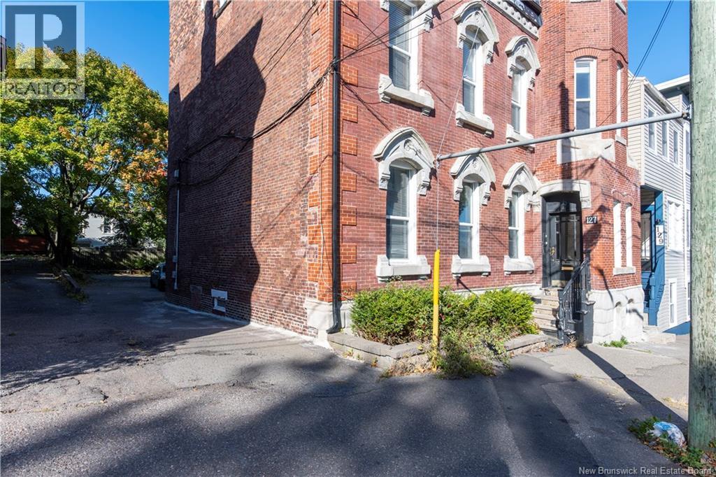 127 Leinster Street, Saint John, New Brunswick  E2L 1J4 - Photo 2 - NB128138