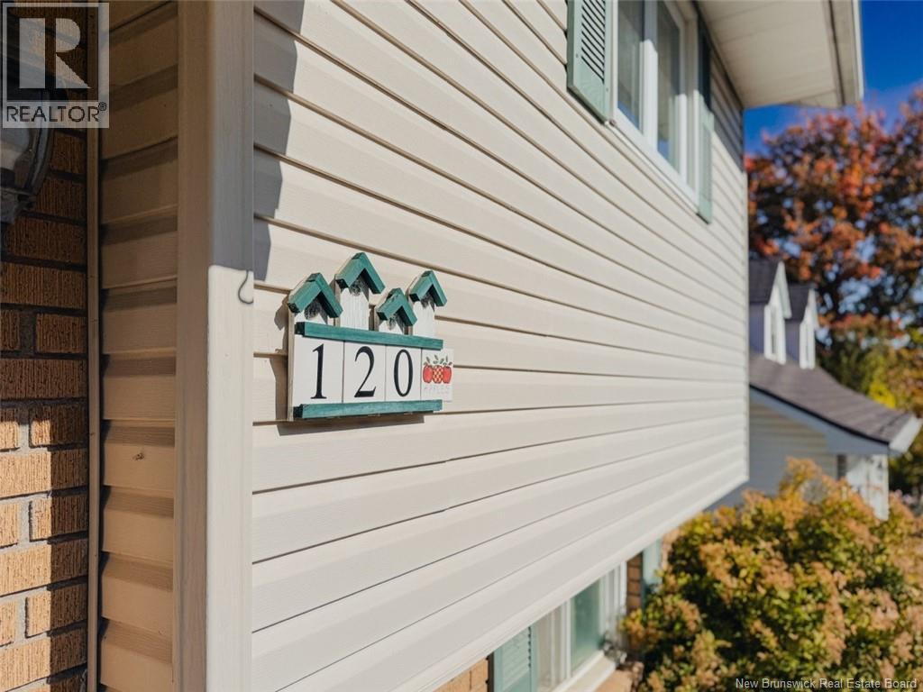 120 Wilson Street, Woodstock, New Brunswick  E7M 3A3 - Photo 11 - NB127567