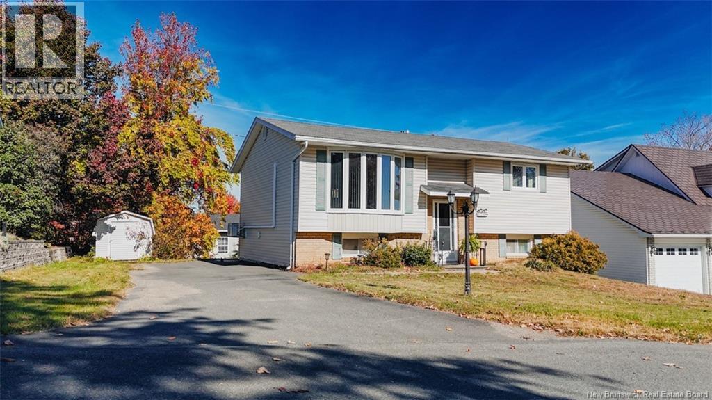 120 Wilson Street, Woodstock, New Brunswick  E7M 3A3 - Photo 2 - NB127567